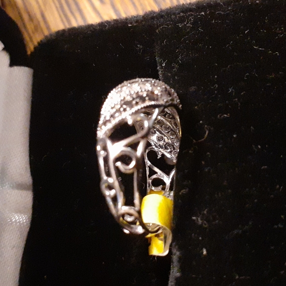 10K WHITE GOLD BLACK/ WHITE DOME CLUSTER RING 1CTW SIZE 7 - Picture 5 of 7